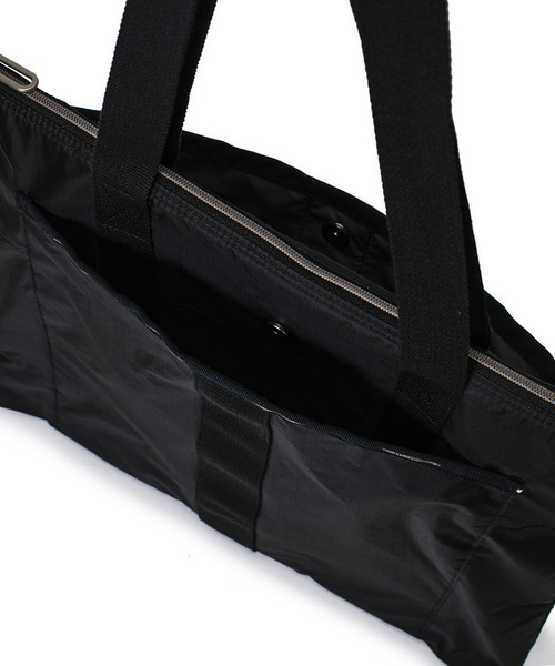 LeSportsac(レスポートサック)の「10TH ESSENTIAL MAGAZINE TOTE ブラックC(トートバッグ・レディース・ブラック・FREE)」の9枚目の写真