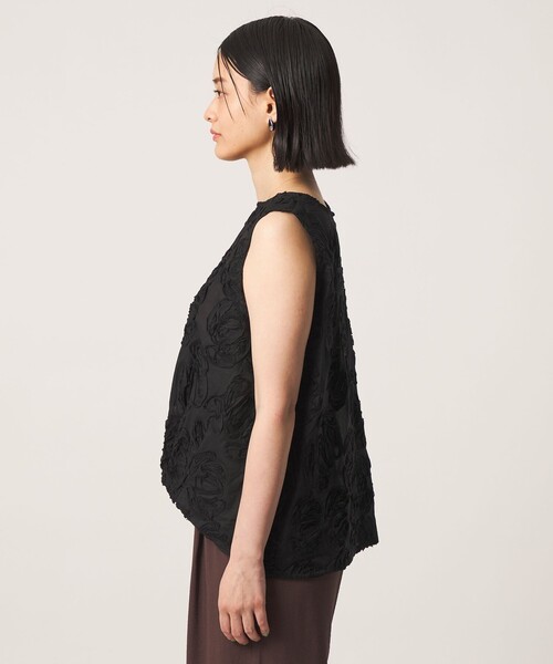 A DAY IN THE LIFE UNITED ARROWS(アデイインザライフユナイテッドアローズ)の「コットンテープ エンブロイダリー ノースリーブブラウス<A DAY IN THE LIFE>(シャツ/ブラウス・レディース・ブラック/オフホワイト・FREE)」の9枚目の写真