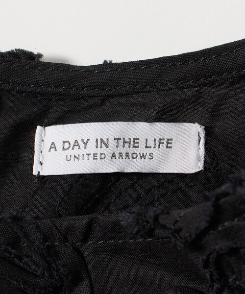 A DAY IN THE LIFE UNITED ARROWS(アデイインザライフユナイテッドアローズ)の「コットンテープ エンブロイダリー ノースリーブブラウス<A DAY IN THE LIFE>(シャツ/ブラウス・レディース・ブラック/オフホワイト・FREE)」の19枚目の写真
