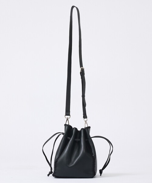 YArKA(ヤーカ)の「【YArKA/ヤーカ】real leather knit embroidery square soulder bag/リアルレザースクエアショルダーバッグ/ユニセックス(ショルダーバッグ・メンズ・ブラック・フリー)」の5枚目の写真