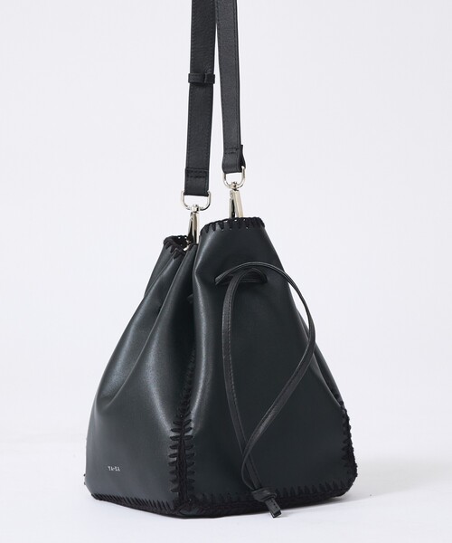 YArKA(ヤーカ)の「【YArKA/ヤーカ】real leather knit embroidery square soulder bag/リアルレザースクエアショルダーバッグ/ユニセックス(ショルダーバッグ・メンズ・ブラック・フリー)」の3枚目の写真