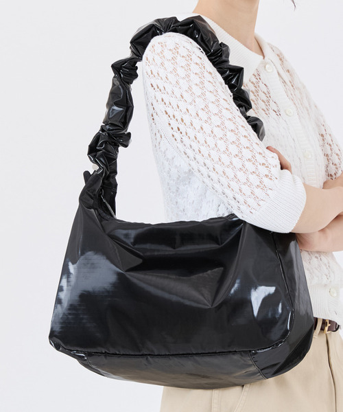 GH LARGE HOBO ブラックシャイン（ショルダーバッグ）｜LeSportsac 