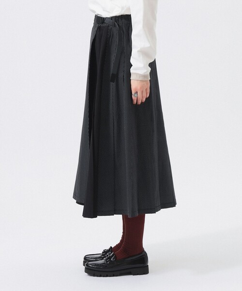 Gramicci(グラミチ)の「【別注】Gramicci / プリーツ スカート 26FW(スカート・レディース・ブラック系/ネイビー系・ONE SIZE)」の12枚目の写真