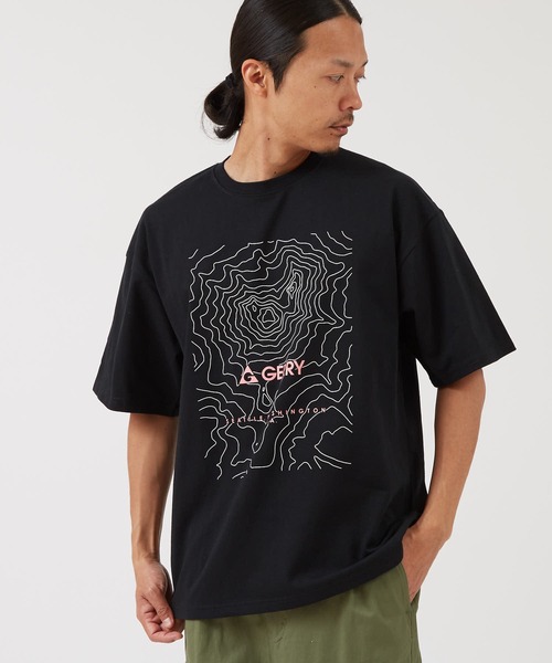 En serio TOKYO(エンソリオトーキョー)の「【GERRY】別注トポグラフィティ半袖Tシャツ 62-9231G-IMP(Tシャツ/カットソー・メンズ・ホワイト/ブラック・LARGE)」の2枚目の写真