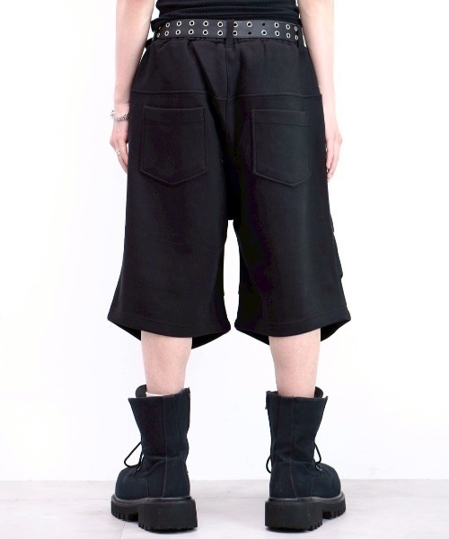 Chikashitsu +(チカシツプラス)の「【Chikashitsu +】volume tuck bermuda sweat pants (2color) / 【チカシツプラス】ボリュームタックバミューダスウェットパンツ(スウェットパンツ・メンズ・グレー/ブラック・ONE SIZE)」の18枚目の写真