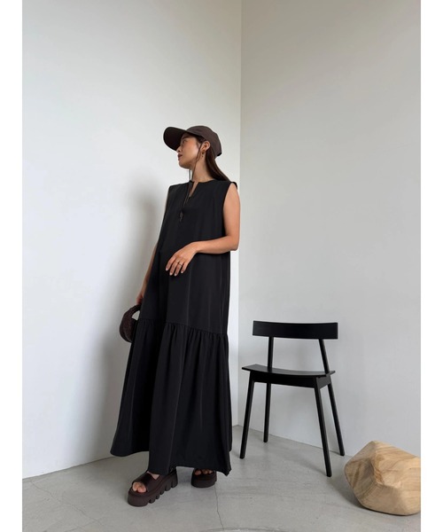TRUNC(トランクエイティーエイト)の「Ice Touch Keyneck 2Way Dress(ワンピース・レディース・ベージュ/ブラック・FREE)」の9枚目の写真
