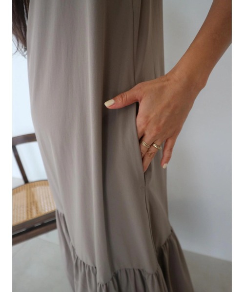 TRUNC(トランクエイティーエイト)の「Ice Touch Keyneck 2Way Dress(ワンピース・レディース・ベージュ/ブラック・FREE)」の13枚目の写真