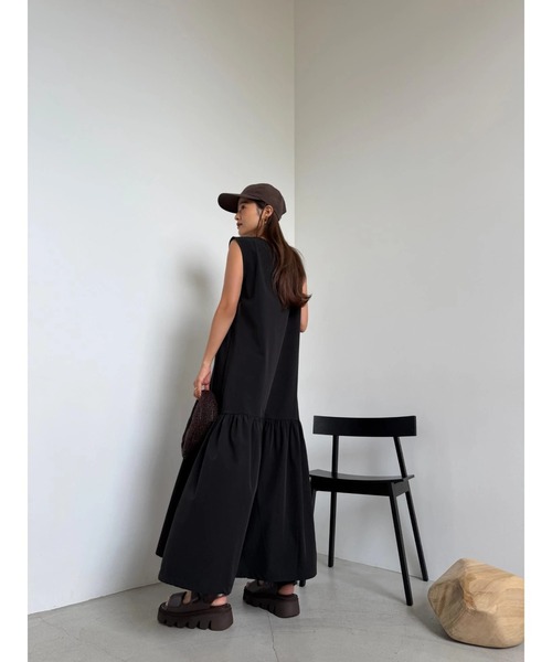 TRUNC(トランクエイティーエイト)の「Ice Touch Keyneck 2Way Dress(ワンピース・レディース・ベージュ/ブラック・FREE)」の16枚目の写真
