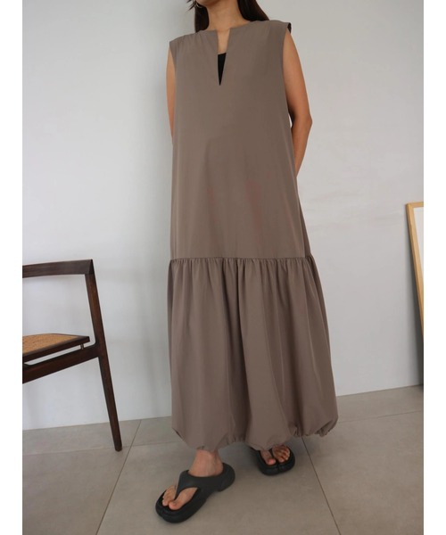 TRUNC(トランクエイティーエイト)の「Ice Touch Keyneck 2Way Dress(ワンピース・レディース・ベージュ/ブラック・FREE)」の20枚目の写真