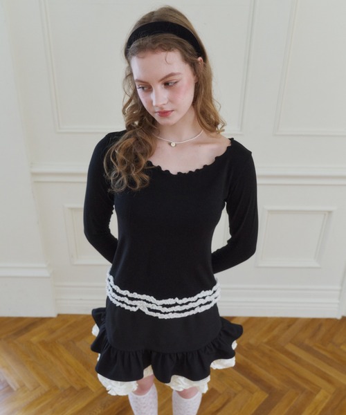 idem（イデム）の「whip frill tops / 配色フリルメロウカットソー（Tシャツ/カットソー・レディース・グレー/ブラック・FREE）」の5枚目の写真