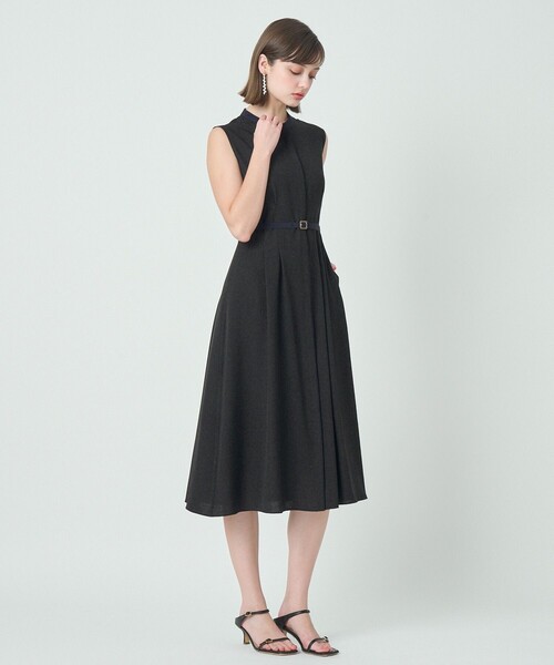 ANAYI(アナイ)の「スラブリネンライクバイカラーワンピース(ワンピース・レディース・ベージュ/ブラック・38/36)」の1枚目の写真