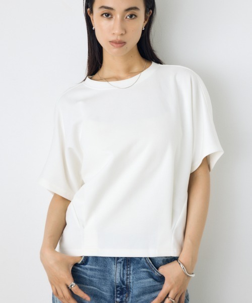 AZUL by moussy(アズールバイマウジー)の「【身長/骨格別着用画像あり】コクーンカットトップス 春服 夏服 秋服 シンプル 無地 大人カジュアル 二の腕カバー 体系カバー(Tシャツ/カットソー・レディース・ブラウン/ブラック/オフホワイト・FREE)」の2枚目の写真