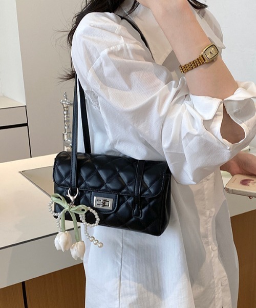 mebole(メボレ)の「quilting square shoulder bag(ショルダーバッグ・レディース・ホワイト/ブルー/ピンク/ブラック・FREE)」の18枚目の写真