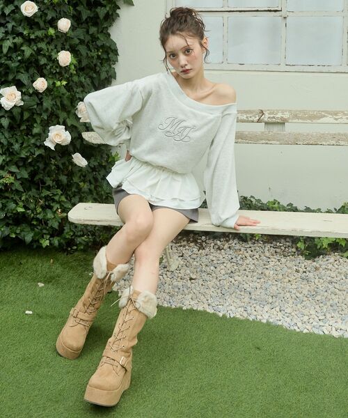 MAJESTIC LEGON(マジェスティックレゴン)の「2WAYファー厚底ロングブーツ(ブーツ・レディース・キャメル/アイボリー・X-LARGE/SMALL/MEDIUM/LARGE)」の5枚目の写真