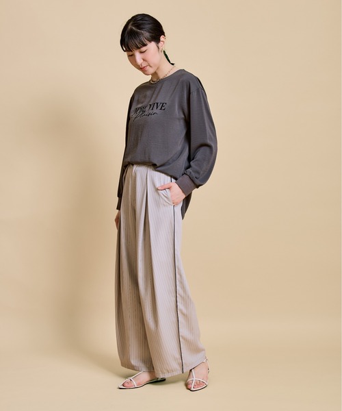LHELBIE(レルビエ)の「ブラウスロゴロンT(Tシャツ/カットソー・レディース・チャコールグレー/オフホワイト/ブラック/ライトベージュ・M)」の18枚目の写真