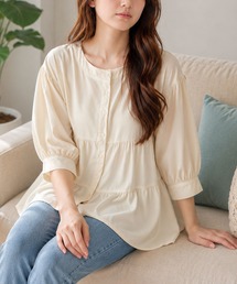 着方は2WAY◎ティアードシルエットでふんわり華やか ティアードボリュームブラウス