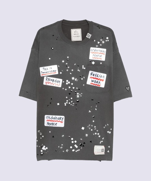 Maison MIHARA YASUHIRO(メゾンミハラヤスヒロ)の「【Maison MIHARA YASUHIRO】EMBELLISHED STICKER TEE(Tシャツ/カットソー・メンズ・ブラック/ホワイト・46/44)」の1枚目の写真