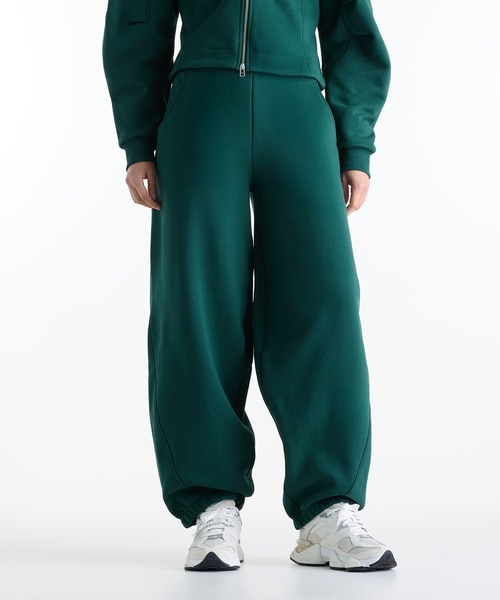 NEW BALANCE(ニューバランス)の「Athletics Crafted スウェットパンツ(裏起毛)(スウェットパンツ・レディース・ダークグリーン/アイボリー・SMALL/MEDIUM/LARGE/X-LARGE)」の2枚目の写真