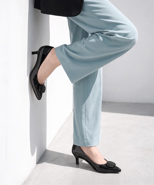 MAMIAN(マミアン)の「オーパルパーツ パンプス (5.0cmヒール)(パンプス・レディース・グレイッシュベージュ/ブラック/ボルドー・23.0cm/24.5cm/23.5cm/22.5cm/25.0cm/24.0cm)」の1枚目の写真
