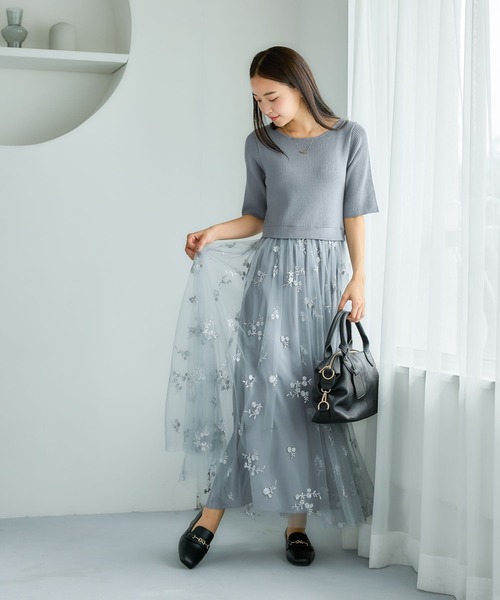 mysty woman(ミスティウーマン)の「チュール刺繍ニットワンピース5分袖 1081512(ワンピース・レディース・グレイッシュブルー/ブラック/アイボリー・FREE)」の3枚目の写真