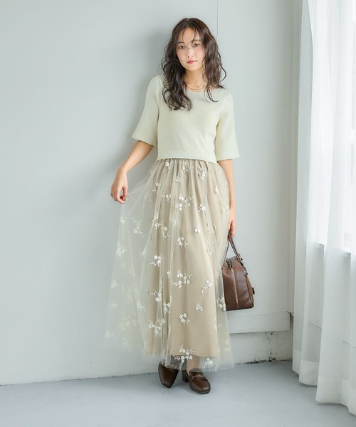 mysty woman(ミスティウーマン)の「チュール刺繍ニットワンピース5分袖 1081512(ワンピース・レディース・グレイッシュブルー/ブラック/アイボリー・FREE)」の1枚目の写真