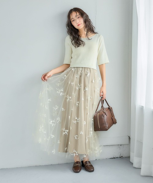 mysty woman(ミスティウーマン)の「チュール刺繍ニットワンピース5分袖 1081512(ワンピース・レディース・グレイッシュブルー/ブラック/アイボリー・FREE)」の11枚目の写真
