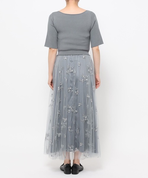 mysty woman(ミスティウーマン)の「チュール刺繍ニットワンピース5分袖 1081512(ワンピース・レディース・グレイッシュブルー/ブラック/アイボリー・FREE)」の19枚目の写真