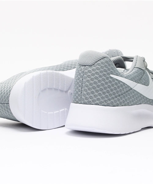NIKE（ナイキ）の「【NIKE】TANJUN（スニーカー・レディース・ブラック/グレー・23.5cm/25cm/24.5cm/23cm/24cm）」の8枚目の写真