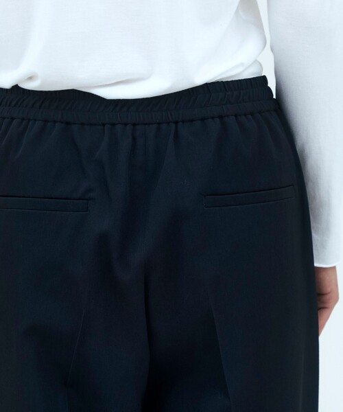 GALERIE VIE(ギャルリー ヴィー)の「ウーステッドウールギャバジン タックイージーパンツ(その他パンツ・レディース・ネイビー・32/36)」の7枚目の写真