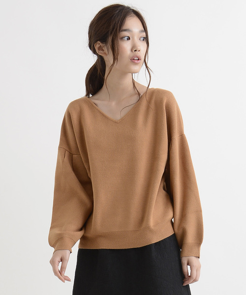 amelier MAJESTIC LEGON（アメリエルマジェスティックレゴン）の「【雑誌掲載】袖ボリュームプルオーバー（ニット/セーター・レディース・ピンクベージュ/オフホワイト/モカ/キャメル/ライトグレー/サックスブルー/ブラック/ライトピンク/アイボリー・FREE）」の7枚目の写真