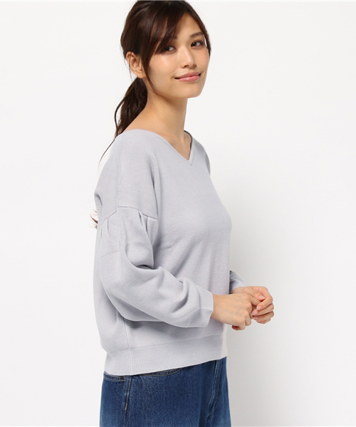 amelier MAJESTIC LEGON（アメリエルマジェスティックレゴン）の「【雑誌掲載】袖ボリュームプルオーバー（ニット/セーター・レディース・ピンクベージュ/オフホワイト/モカ/キャメル/ライトグレー/サックスブルー/ブラック/ライトピンク/アイボリー・FREE）」の5枚目の写真