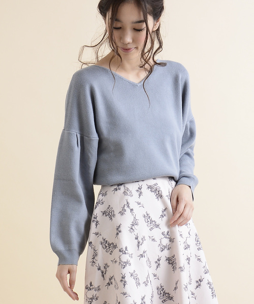 amelier MAJESTIC LEGON（アメリエルマジェスティックレゴン）の「【雑誌掲載】袖ボリュームプルオーバー（ニット/セーター・レディース・ピンクベージュ/オフホワイト/モカ/キャメル/ライトグレー/サックスブルー/ブラック/ライトピンク/アイボリー・FREE）」の22枚目の写真