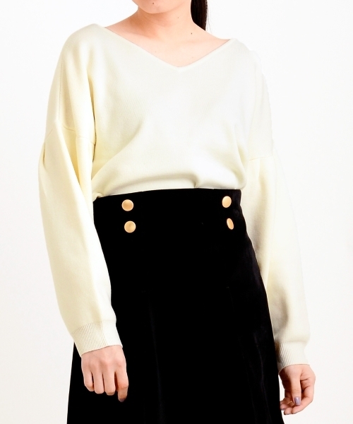 amelier MAJESTIC LEGON（アメリエルマジェスティックレゴン）の「【雑誌掲載】袖ボリュームプルオーバー（ニット/セーター・レディース・ピンクベージュ/オフホワイト/モカ/キャメル/ライトグレー/サックスブルー/ブラック/ライトピンク/アイボリー・FREE）」の3枚目の写真