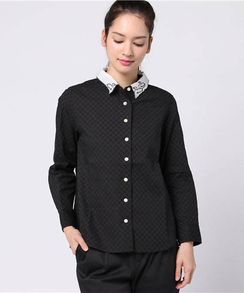 POU DOU DOU（プードゥドゥ）の「スワン刺繍シャツ（シャツ/ブラウス・レディース・ブラウン/ブラック/オフホワイト/ブルー/ネイビー・3）」の3枚目の写真