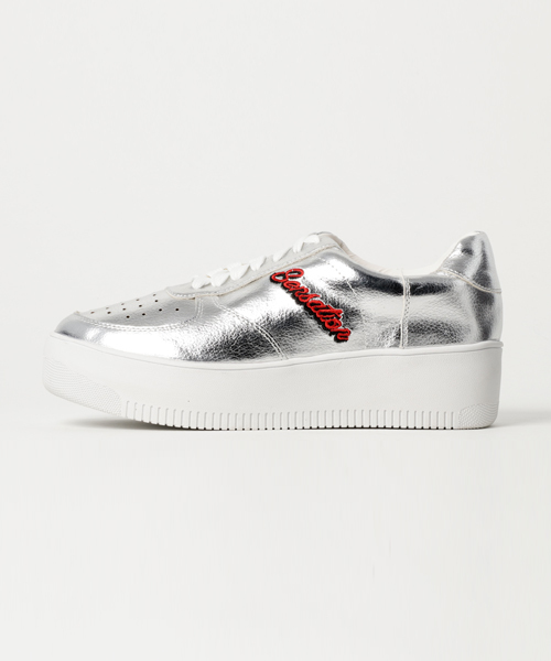 WEGO（ウィゴー）の「WEGO/厚底ロゴスニーカー（スニーカー・レディース・ホワイト/ブラック/シルバー・LARGE/MEDIUM）」の5枚目の写真