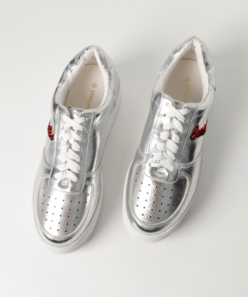 WEGO（ウィゴー）の「WEGO/厚底ロゴスニーカー（スニーカー・レディース・ホワイト/ブラック/シルバー・LARGE/MEDIUM）」の8枚目の写真