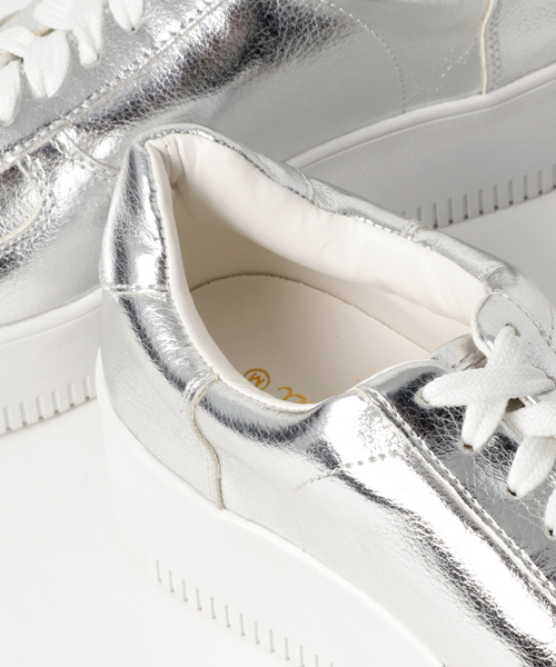 WEGO（ウィゴー）の「WEGO/厚底ロゴスニーカー（スニーカー・レディース・ホワイト/ブラック/シルバー・LARGE/MEDIUM）」の11枚目の写真