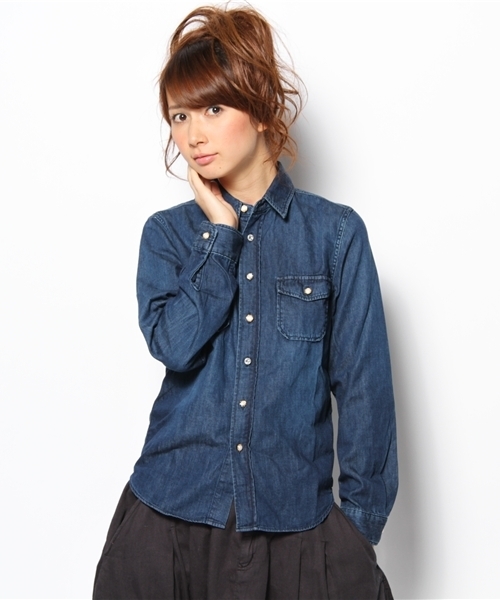 Khaju（カージュ）の「◆Khaju:デニムシャツ（シャツ/ブラウス・レディース・ライトブルー/ブルー/サックスブルー・ONE SIZE）」の3枚目の写真