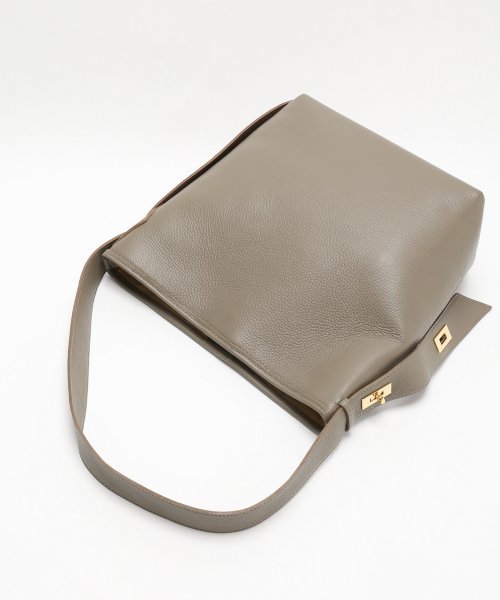 VIOLAd'ORO（ヴィオラドーロ）の「【WEB限定】VIOLA d'OROショルダーバッグ（ショルダーバッグ・レディース・ブラック/ベージュ・FREE）」の12枚目の写真