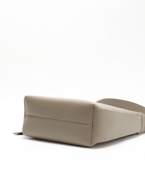 VIOLAd'ORO（ヴィオラドーロ）の「【WEB限定】VIOLA d'OROショルダーバッグ（ショルダーバッグ・レディース・ブラック/ベージュ・FREE）」の13枚目の写真