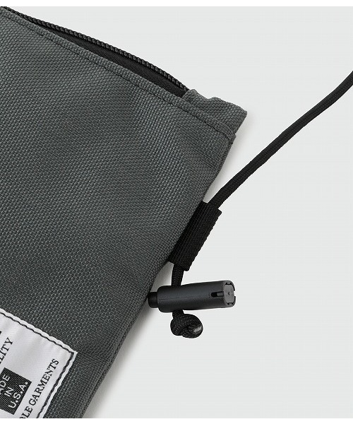 ADAM ET ROPE'（アダムエロペ）の「Samuel Halbers サコッシュ/UNISEX（ショルダーバッグ・メンズ・ブラック/スミクロ/グリーン系その他2/ブルー系その他4/ネイビー/オレンジ/グリーン系その他・FREE）」の16枚目の写真