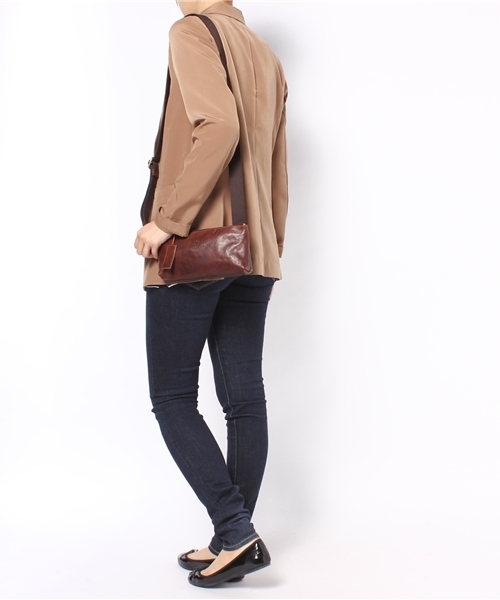 IL BISONTE（イルビゾンテ）の「IL BISONTE　/　VACCHETTA VINTAGE　SHOULDER BAG（ショルダーバッグ・メンズ・ダークブラウン/ネイビー/ブラウン/クリーム・FREE）」の11枚目の写真
