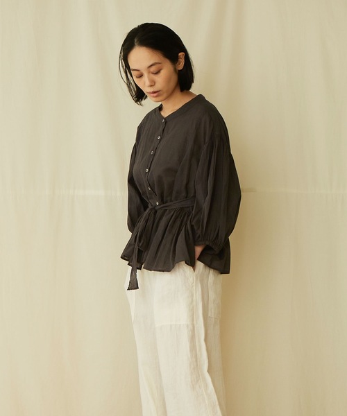 suzuki takayuki イクナpuff-sleeve blouse
