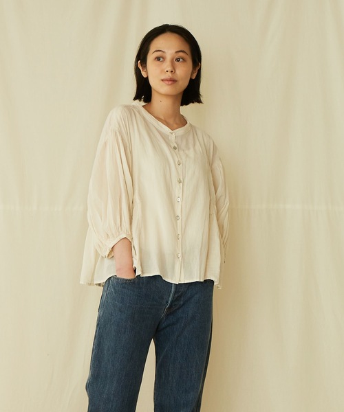 IKKUNA(イクナ)の「puff-sleeve blouse(シャツ/ブラウス・レディース・ナチュラル/コバルトブルー/コーラルピンク/チャコールグレー/ホワイト・1)」の11枚目の写真
