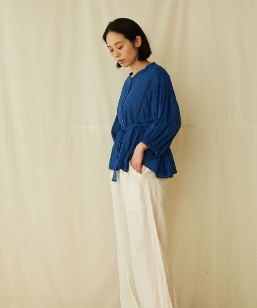 IKKUNA(イクナ)の「puff-sleeve blouse(シャツ/ブラウス・レディース・ナチュラル/コバルトブルー/コーラルピンク/チャコールグレー/ホワイト・1)」の9枚目の写真