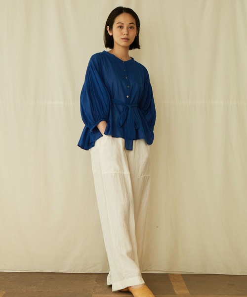IKKUNA(イクナ)の「puff-sleeve blouse(シャツ/ブラウス・レディース・ナチュラル/コバルトブルー/コーラルピンク/チャコールグレー/ホワイト・1)」の10枚目の写真