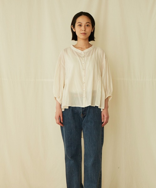IKKUNA(イクナ)の「puff-sleeve blouse(シャツ/ブラウス・レディース・ナチュラル/コバルトブルー/コーラルピンク/チャコールグレー/ホワイト・1)」の12枚目の写真