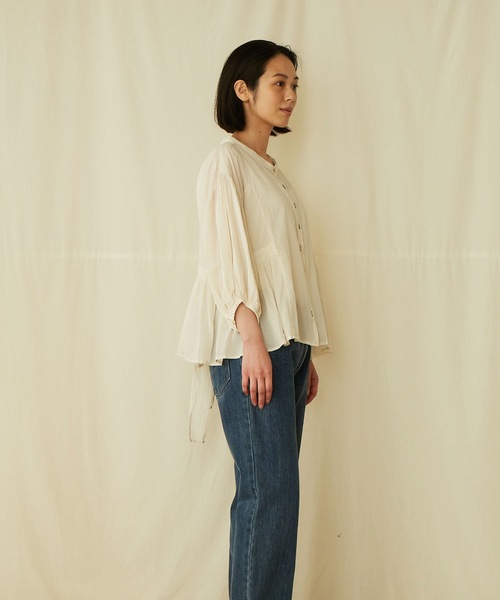 IKKUNA(イクナ)の「puff-sleeve blouse(シャツ/ブラウス・レディース・ナチュラル/コバルトブルー/コーラルピンク/チャコールグレー/ホワイト・1)」の15枚目の写真