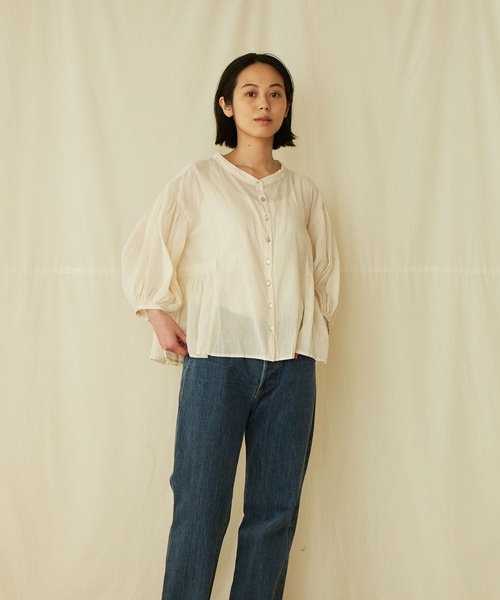 IKKUNA(イクナ)の「puff-sleeve blouse(シャツ/ブラウス・レディース・ナチュラル/コバルトブルー/コーラルピンク/チャコールグレー/ホワイト・1)」の16枚目の写真