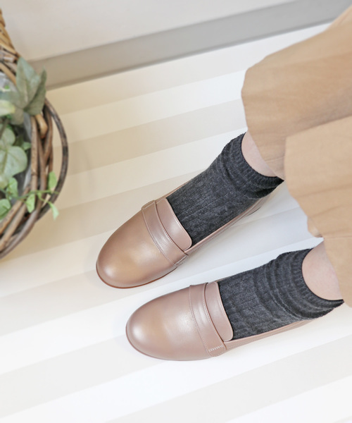 MODE KAORI（モードカオリ）の「ローファー風スリッポンシューズ（スリッポン・レディース・ブラック/ホワイト/プラチナム/イエロー・22.5cm/23cm/23.5cm/24cm/24.5cm）」の7枚目の写真